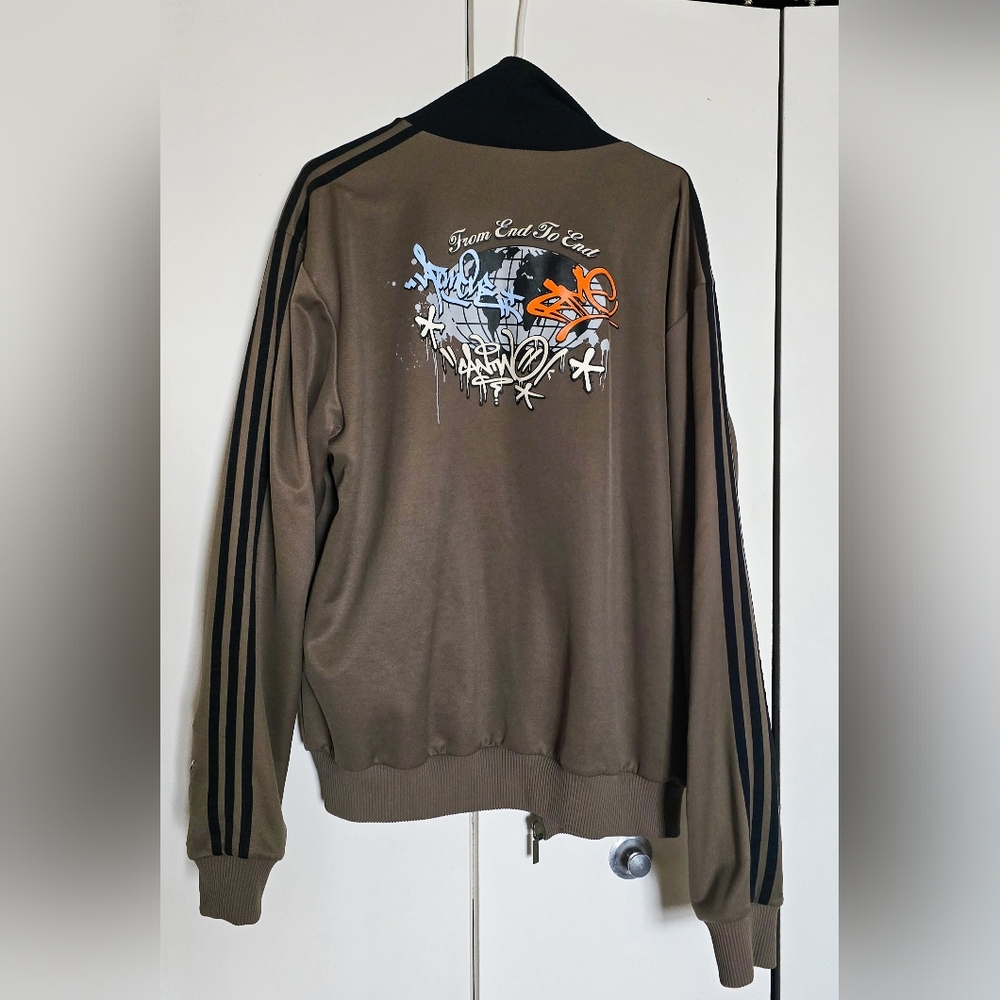 Adadas vintage y2k graffiti end to end adidas jacket